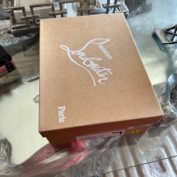 So Kate’s Christian Louboutin Black patent leather size 40. Box and dust bags - Picture 4 of 5